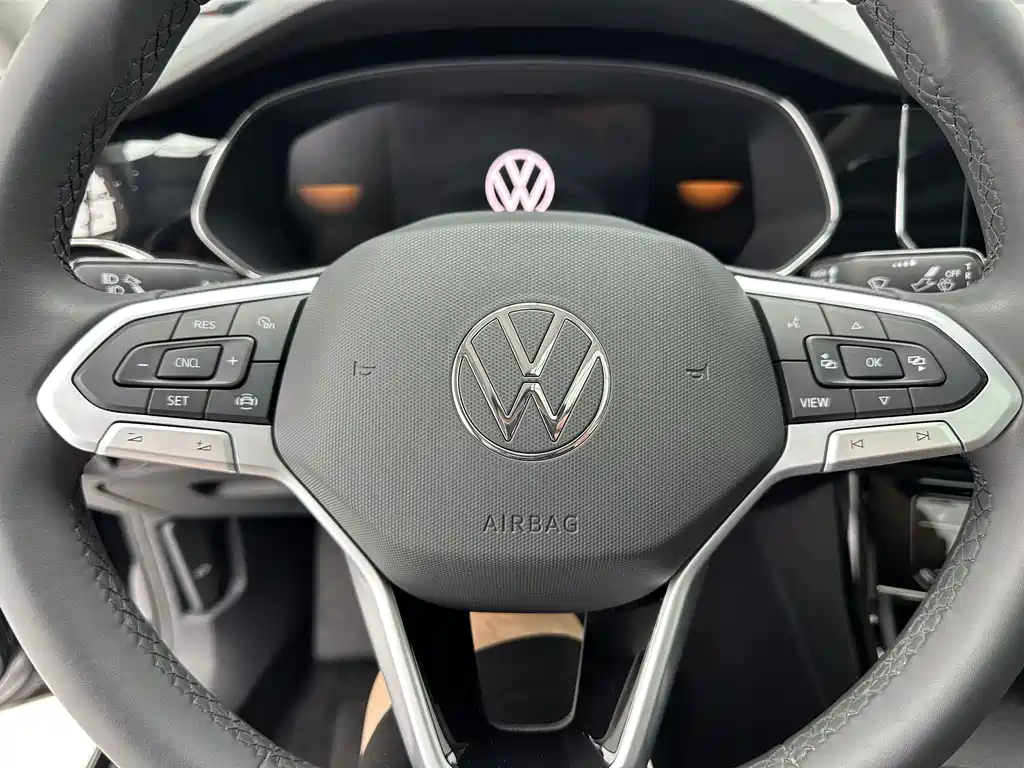 Volkswagen Passat 2023 — фото 13