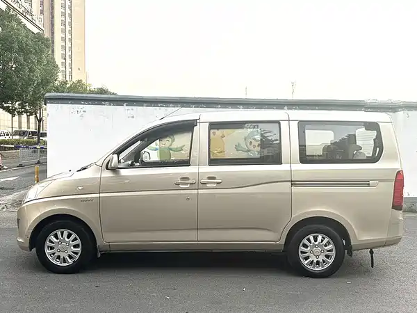 Wuling Rongguang V 2015