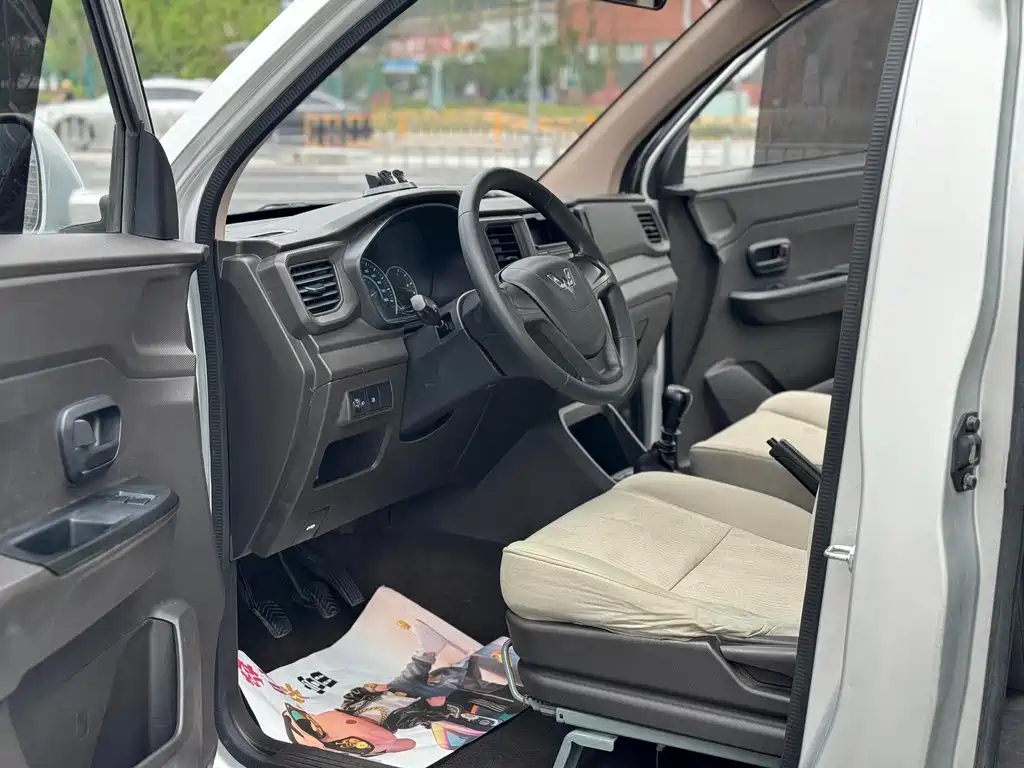 Wuling Hongguang V 2019