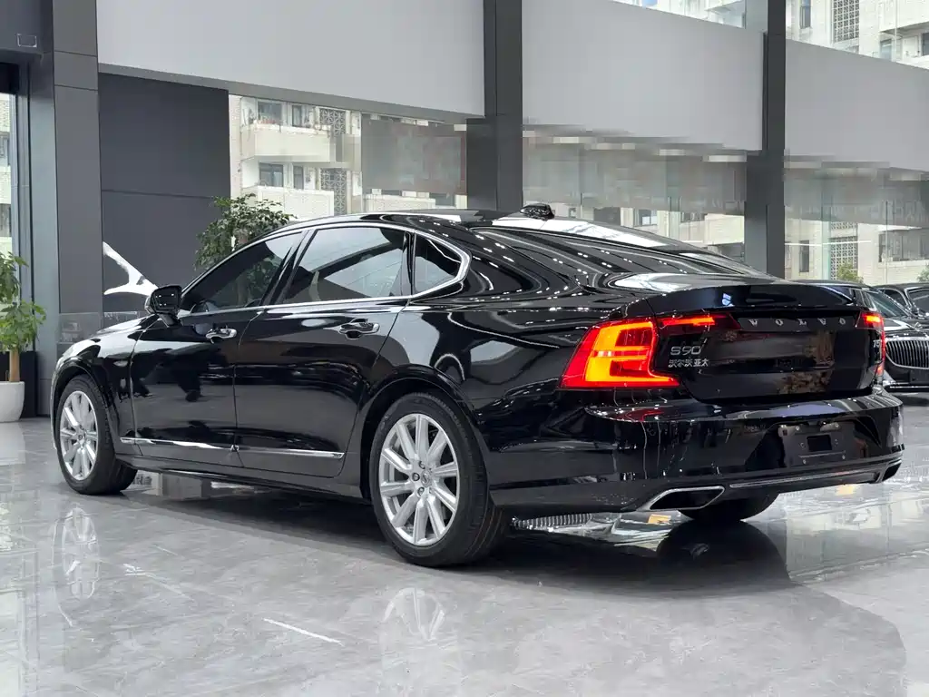 Volvo S90 2020 — фото 11