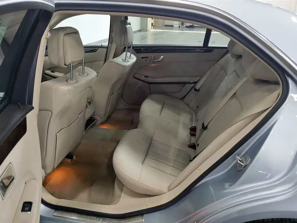 Mercedes-Benz E-Class 2013 — фото 15