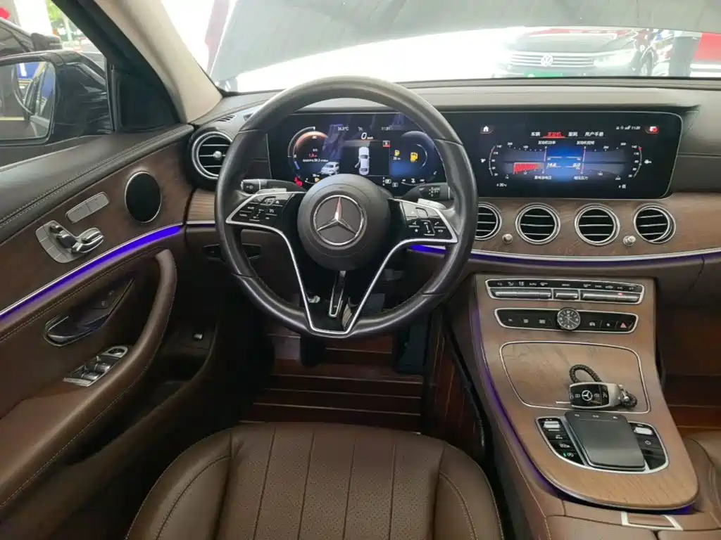 Mercedes-Benz E-Class 2021 — фото 11