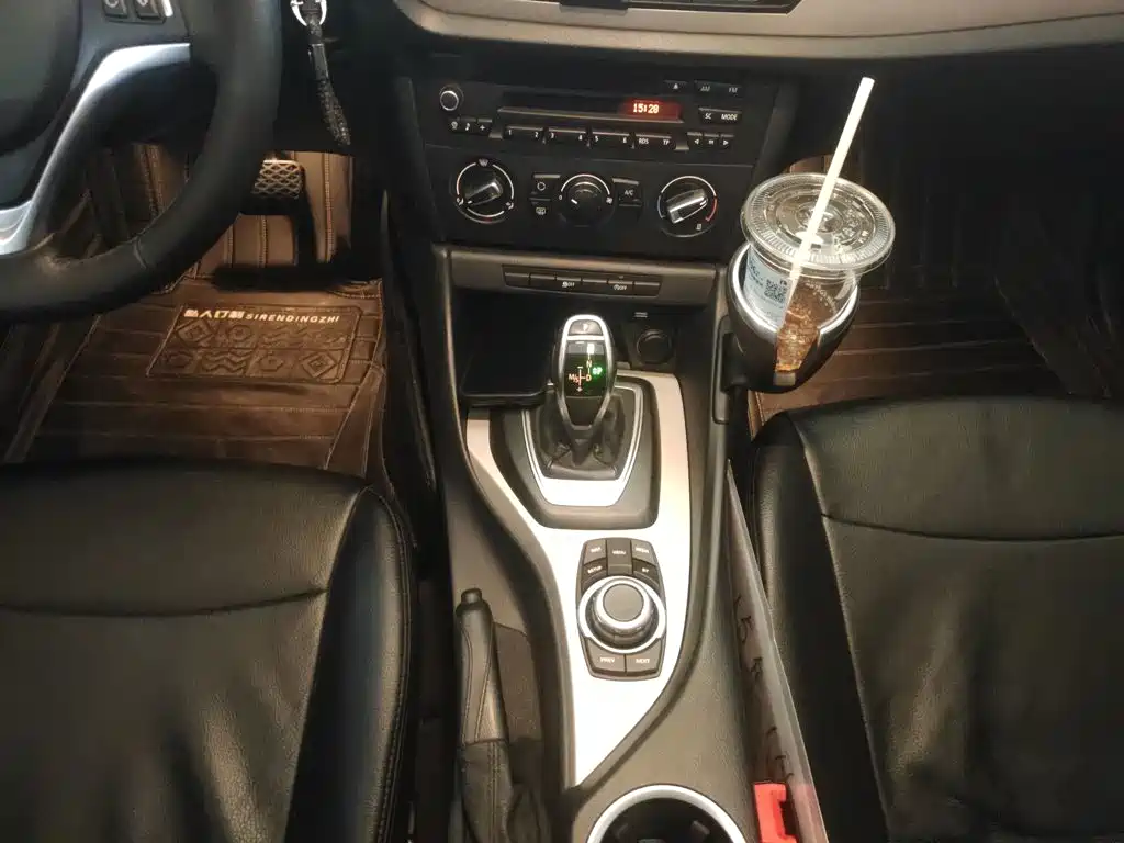 BMW X1 2015 — фото 12