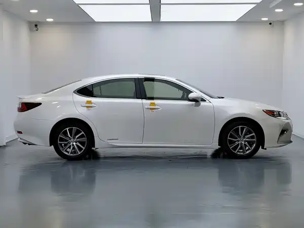 Lexus ES 2015
