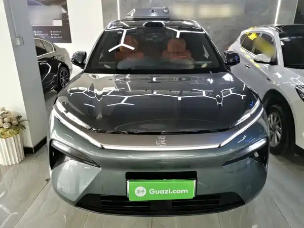 BYD Tang L 2025