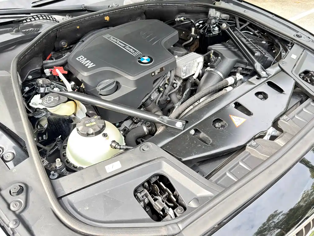 BMW 5 Series 2016 — фото 13