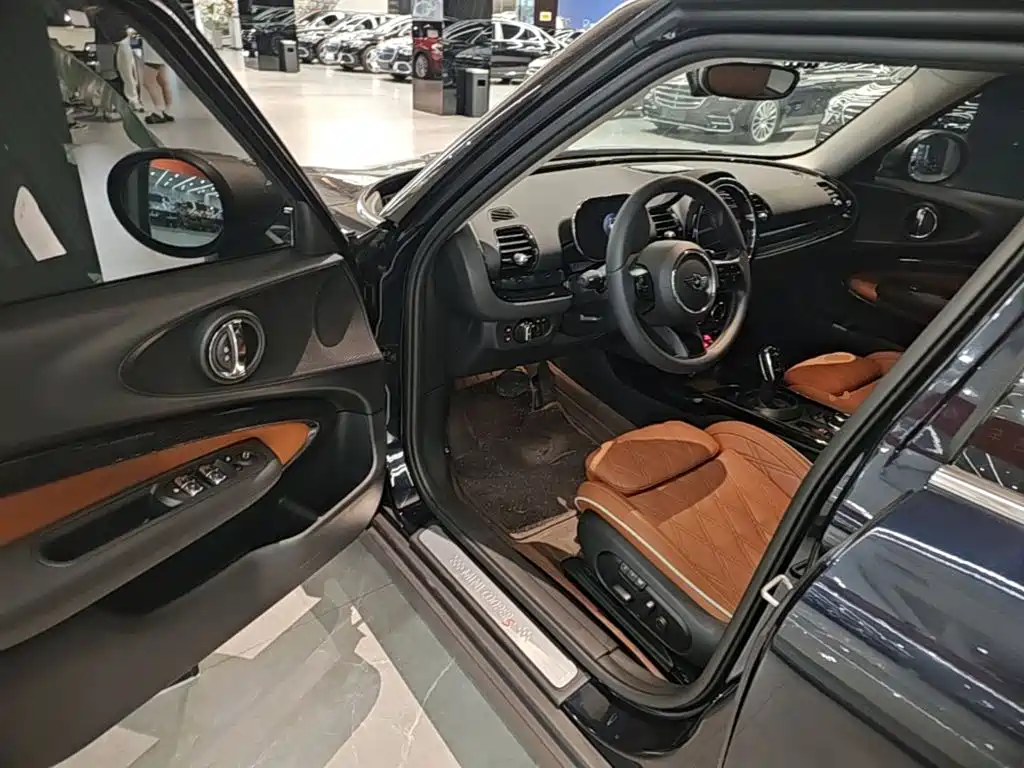 MINI Clubman 2021 — фото 16