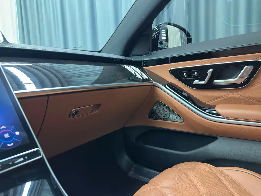 Mercedes-Benz Maybach S-Class 2023 — фото 18