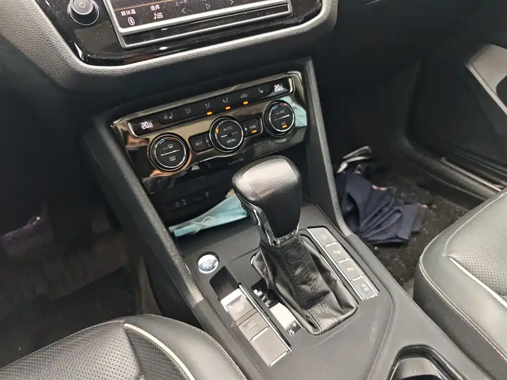Volkswagen Tiguan L 2018 — фото 10