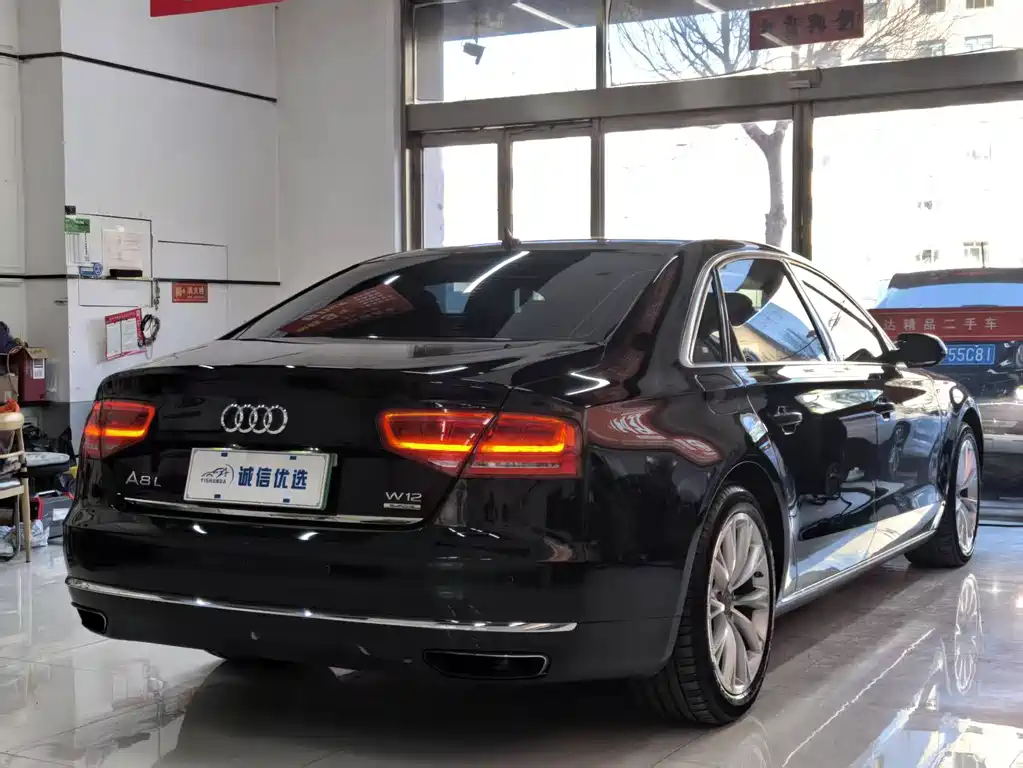 Audi A8 2014 — фото 14