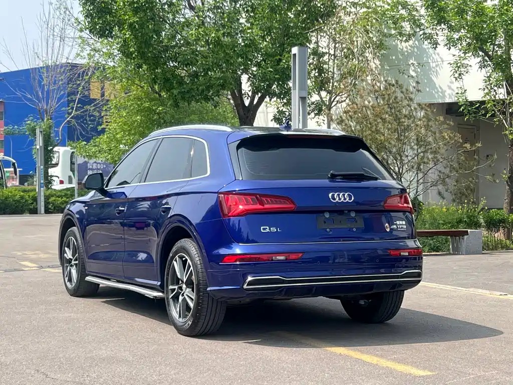 Audi Q5L 2019 — фото 12