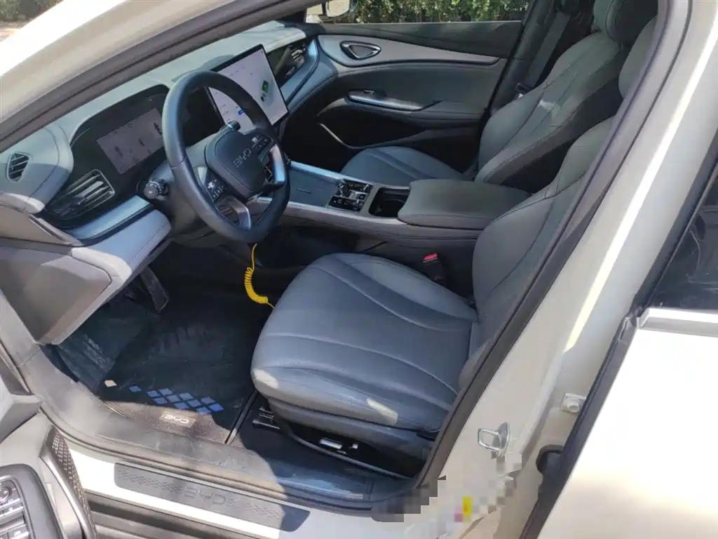 BYD Seal 07 DM-i 2025 — фото 8