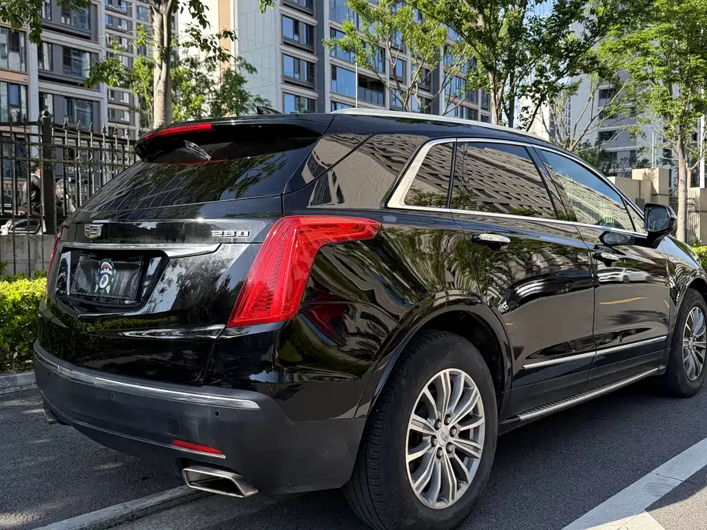 Cadillac XT5 2018 — фото 15