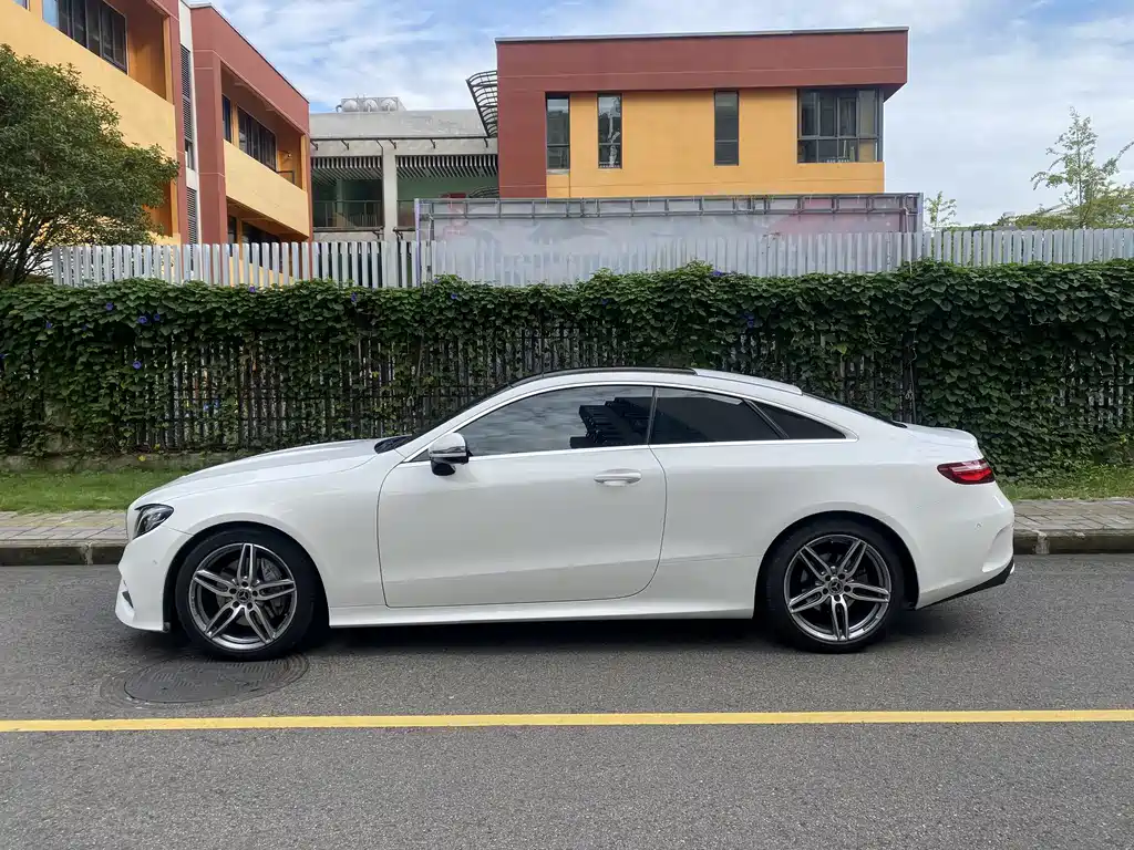 Mercedes-Benz E-Class 2018 — фото 11