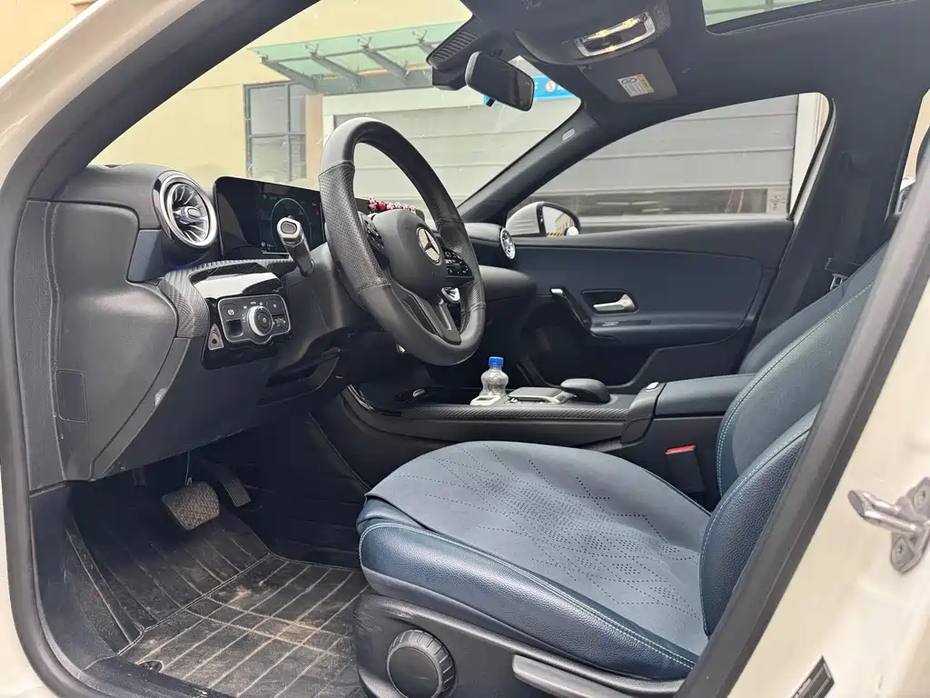 Mercedes-Benz A-Class 2022 — фото 7