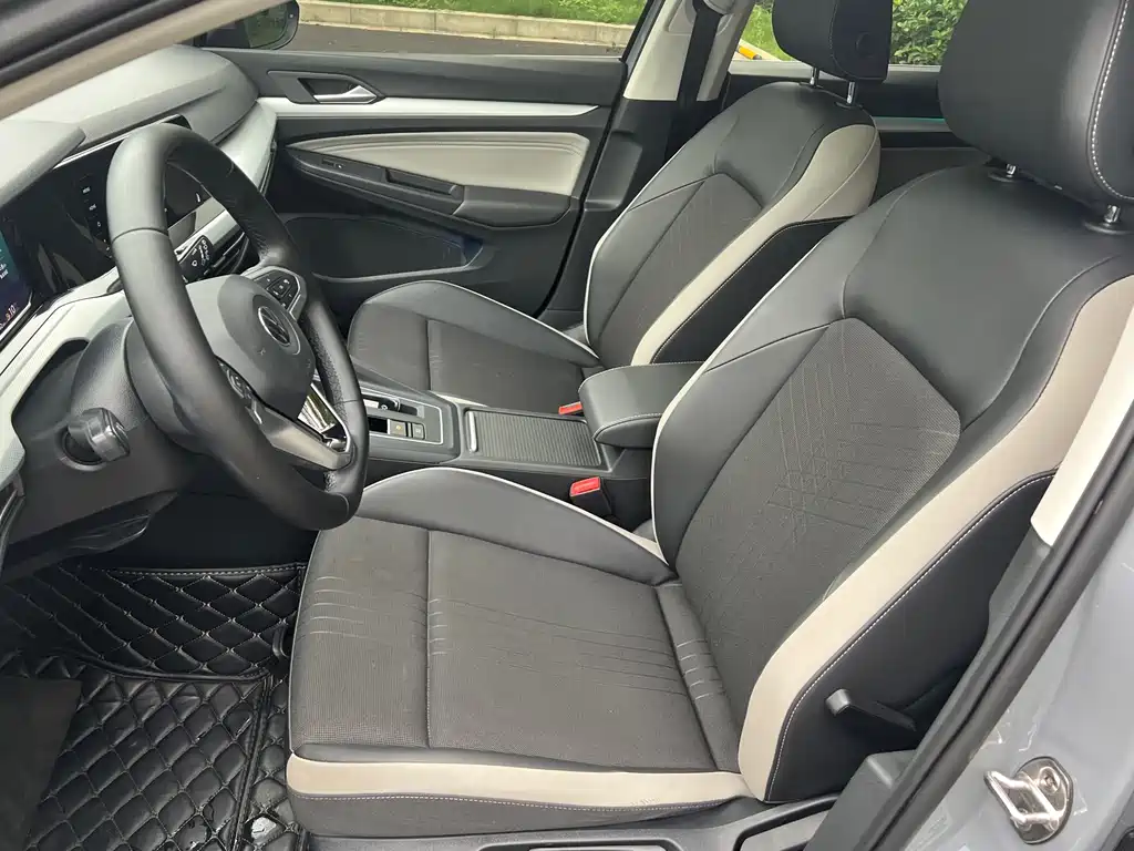 Volkswagen Golf 2021