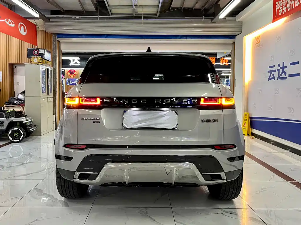Land Rover Evoque 2023 — фото 4