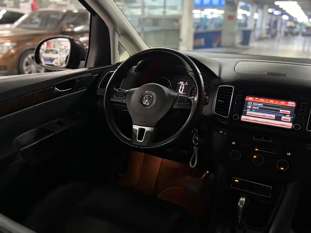 Volkswagen Sharan 2016 — фото 11