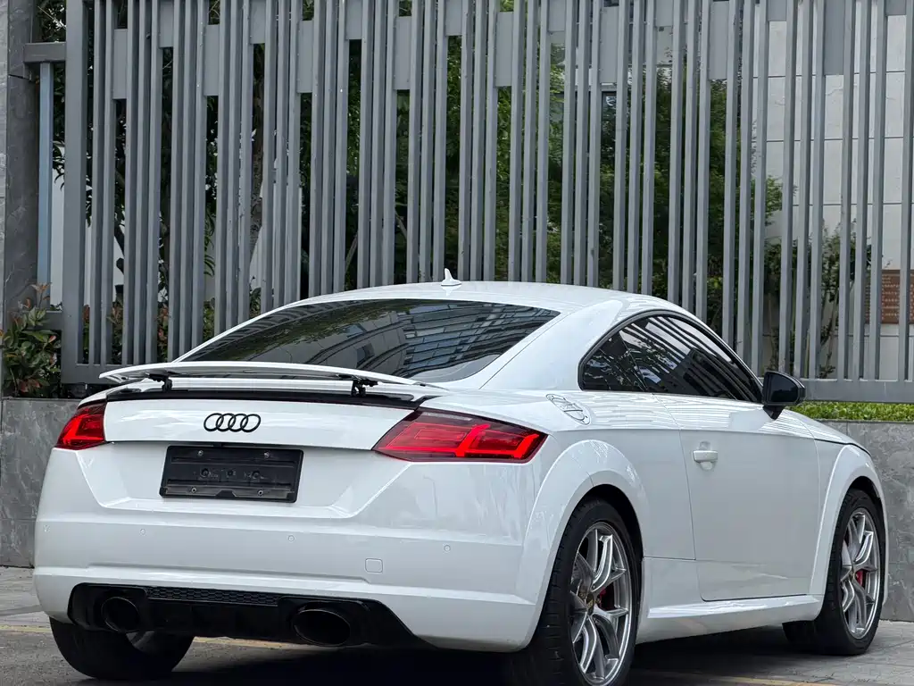 Audi TT 2016 — фото 14