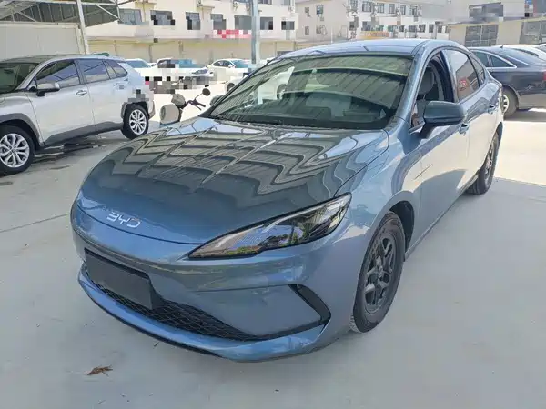 BYD Seal 05 DM-i 2025