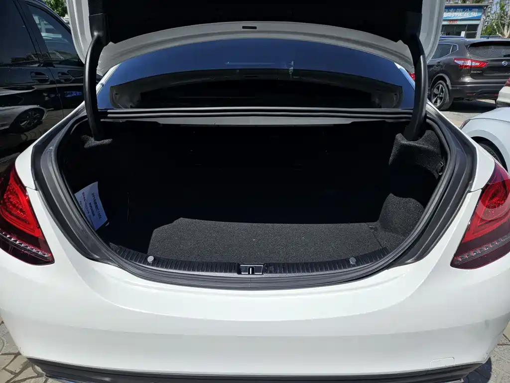 Mercedes-Benz C-Class 2019 — фото 17