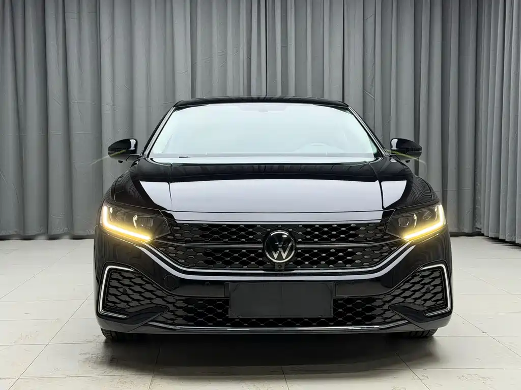 Volkswagen Passat 2023 — фото 2