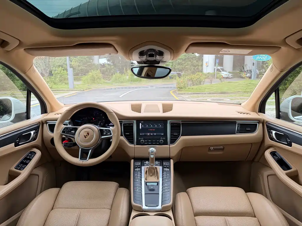 Porsche Macan 2017 — фото 12