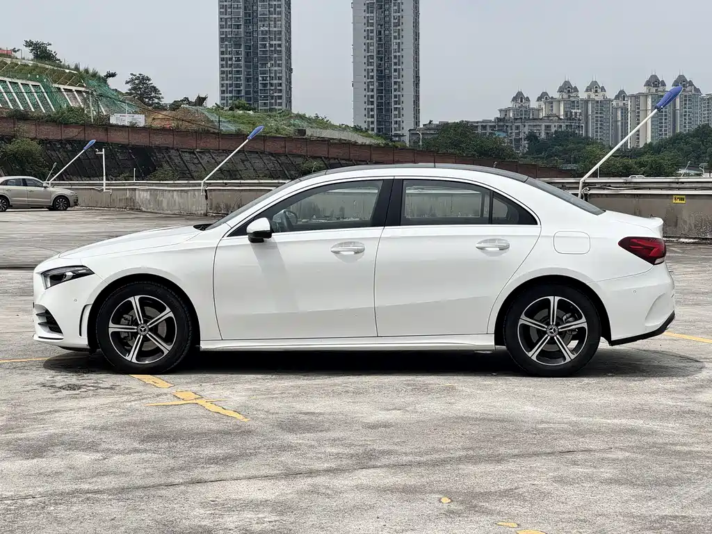 Mercedes-Benz A-Class 2023 — фото 8