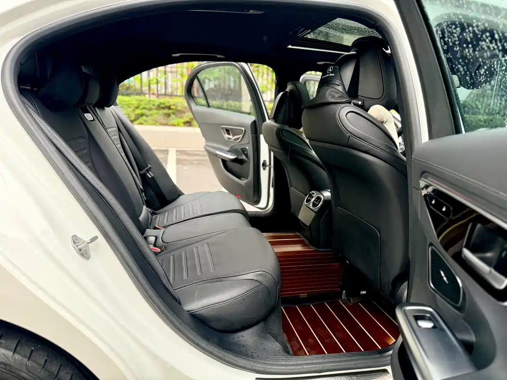 Mercedes-Benz C-Class 2023 — фото 17