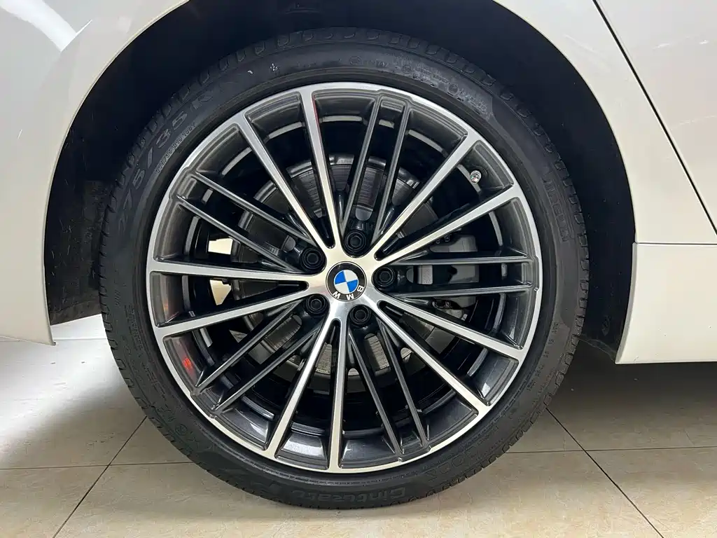 BMW 5 Series 2021 — фото 28
