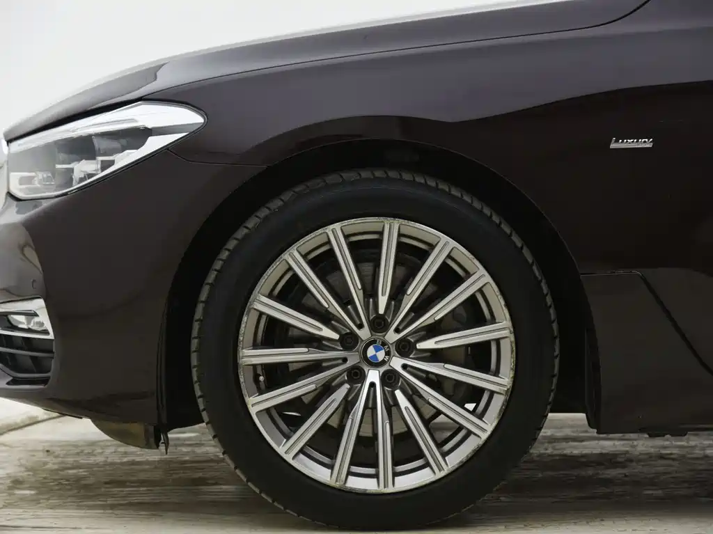 BMW 6 Series GT 2018 — фото 9