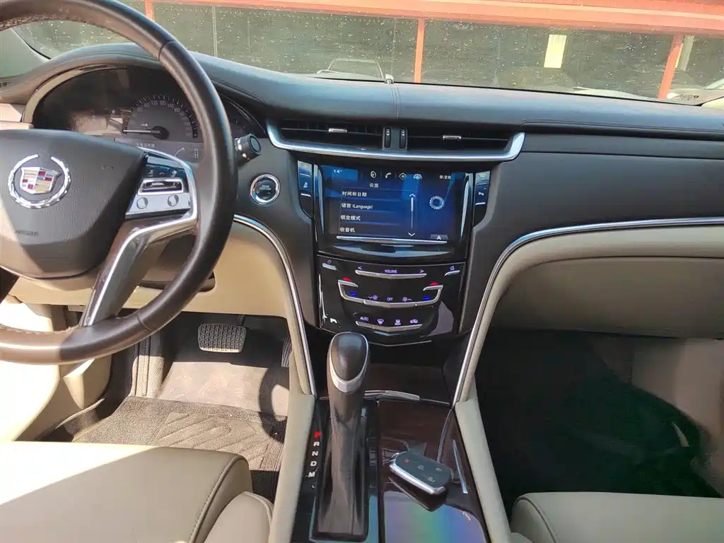 Cadillac XTS 2015 — фото 9