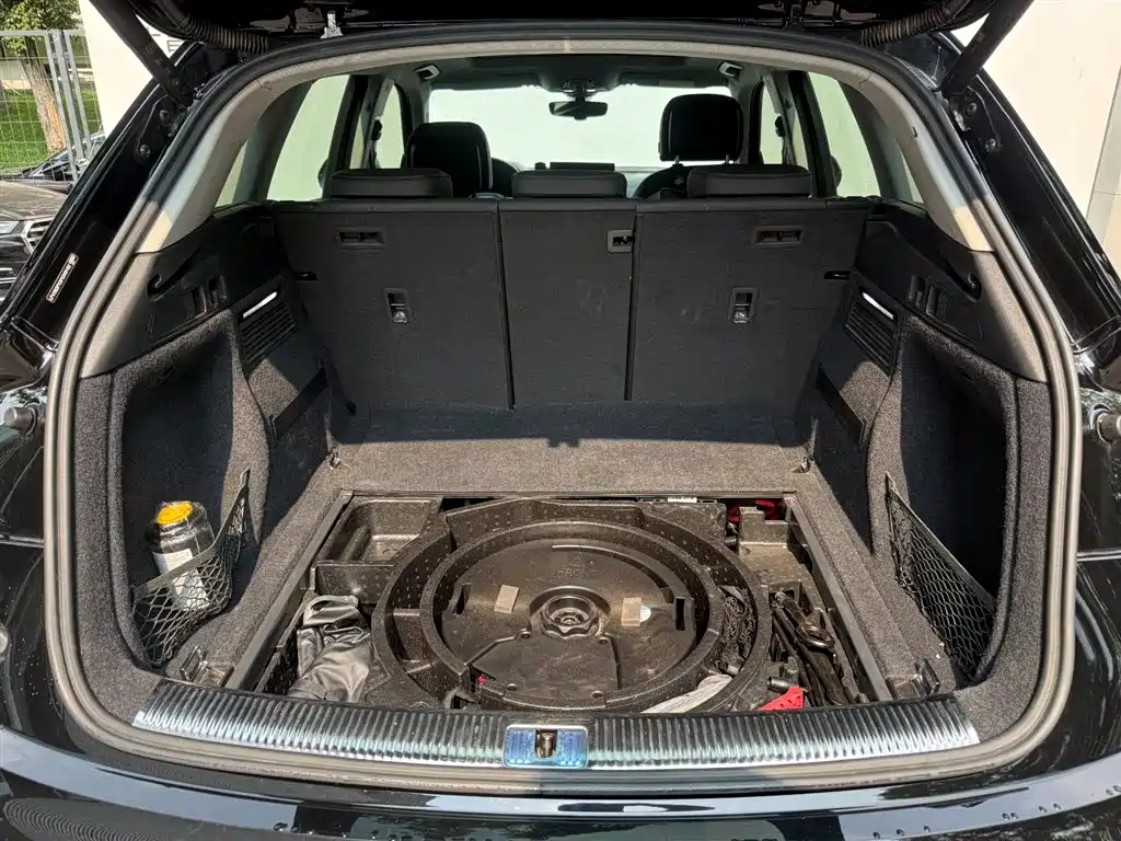 Audi Q5L 2023 — фото 17