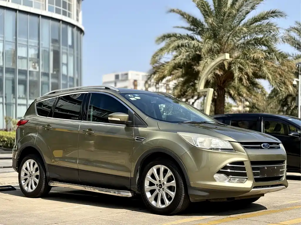 Ford Kuga 2014 — фото 3