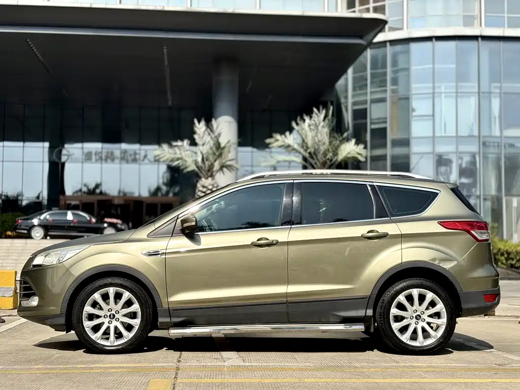Ford Kuga 2014 — фото 15