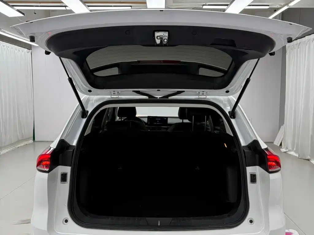 Haval H6 2023 — фото 18