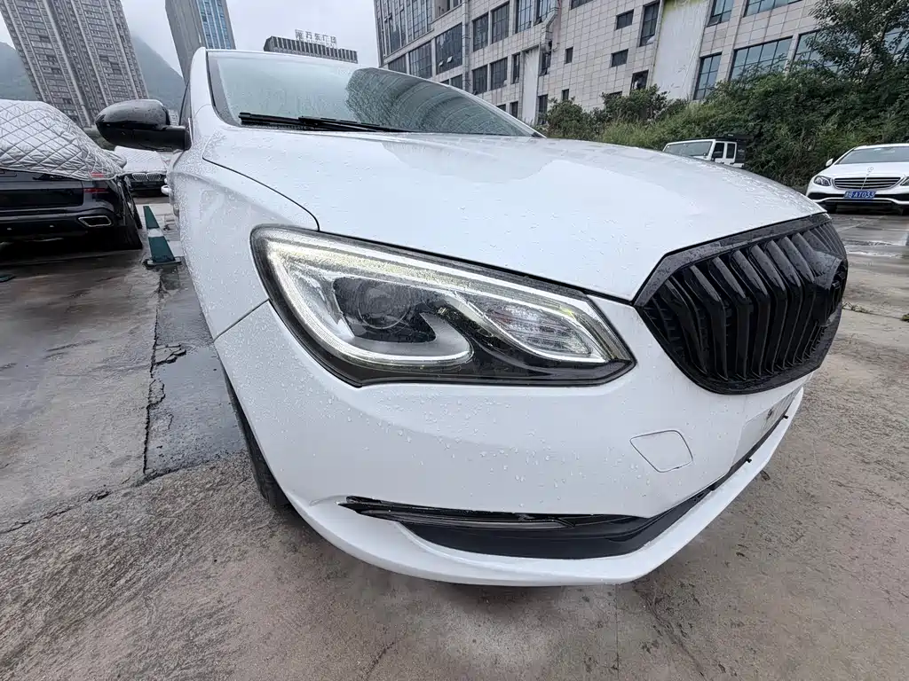 Buick Excelle 2017 — фото 8