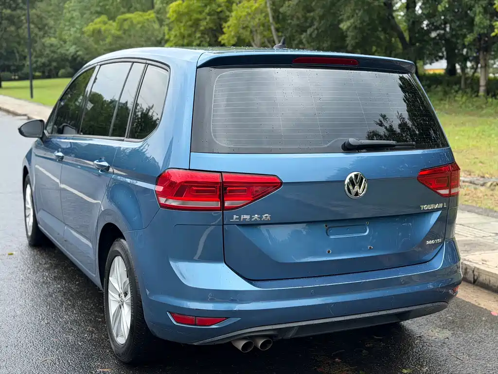 Volkswagen Touran 2018 — фото 7