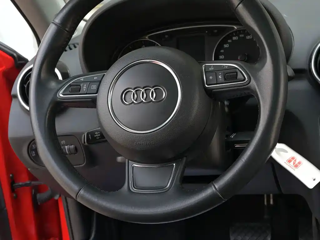 Audi A1 2016 — фото 13