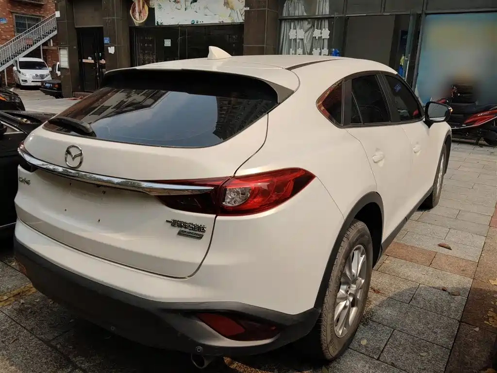Mazda CX-4 2018 — фото 7