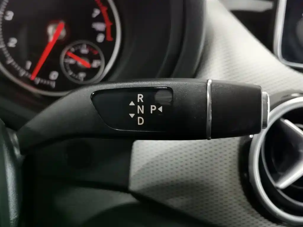 Mercedes-Benz B-Class 2016 — фото 13