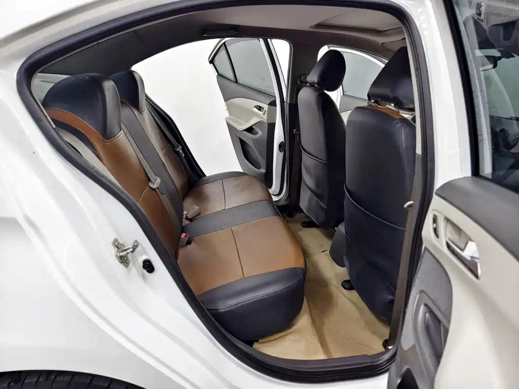 Chevrolet Sail 2015 — фото 16