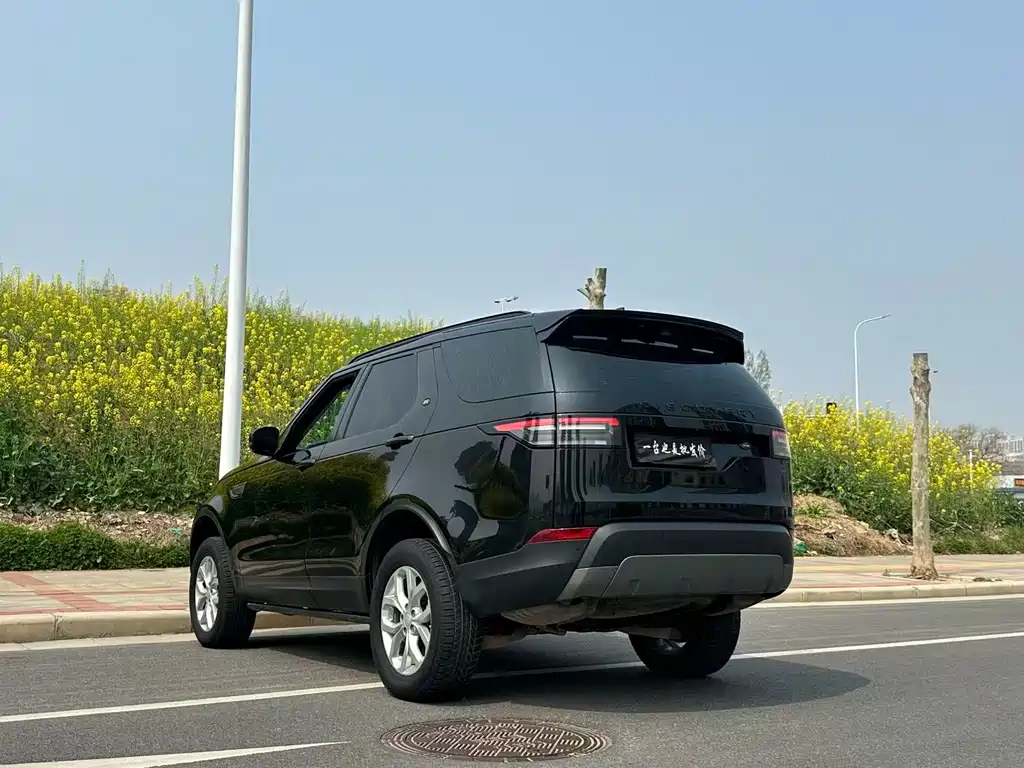 Land Rover Discovery 2018 — фото 17