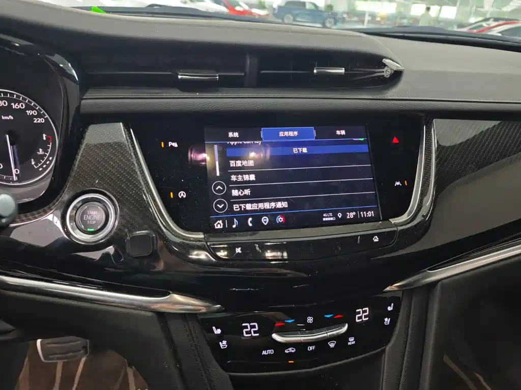 Cadillac XT6 2022 — фото 17