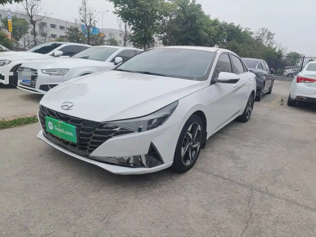Hyundai Elantra 2022 — фото 2