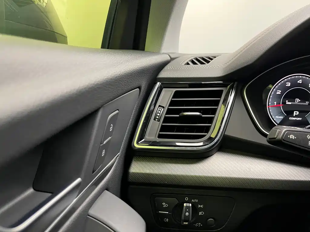 Audi Q5L 2023 — фото 19
