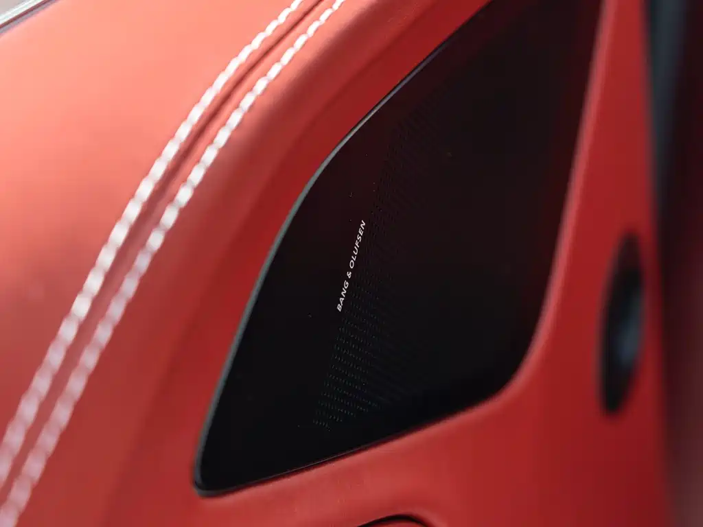 Aston Martin Vanquish 2013 — фото 19