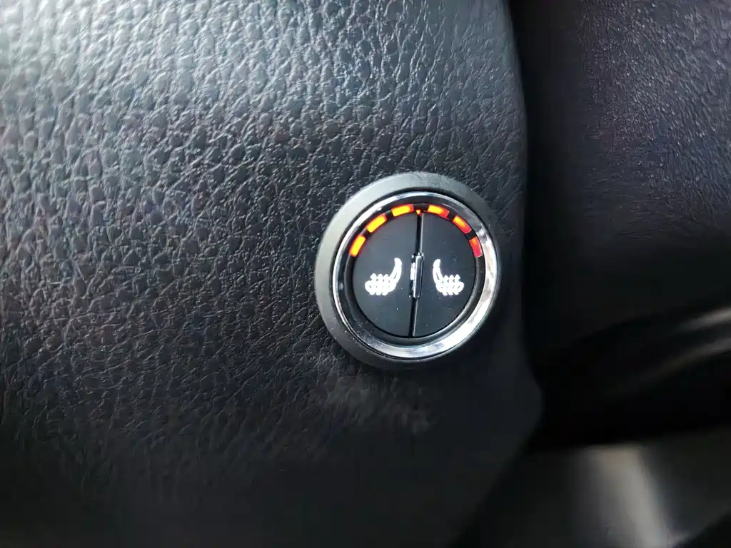 Toyota Yaris L 2023 — фото 14