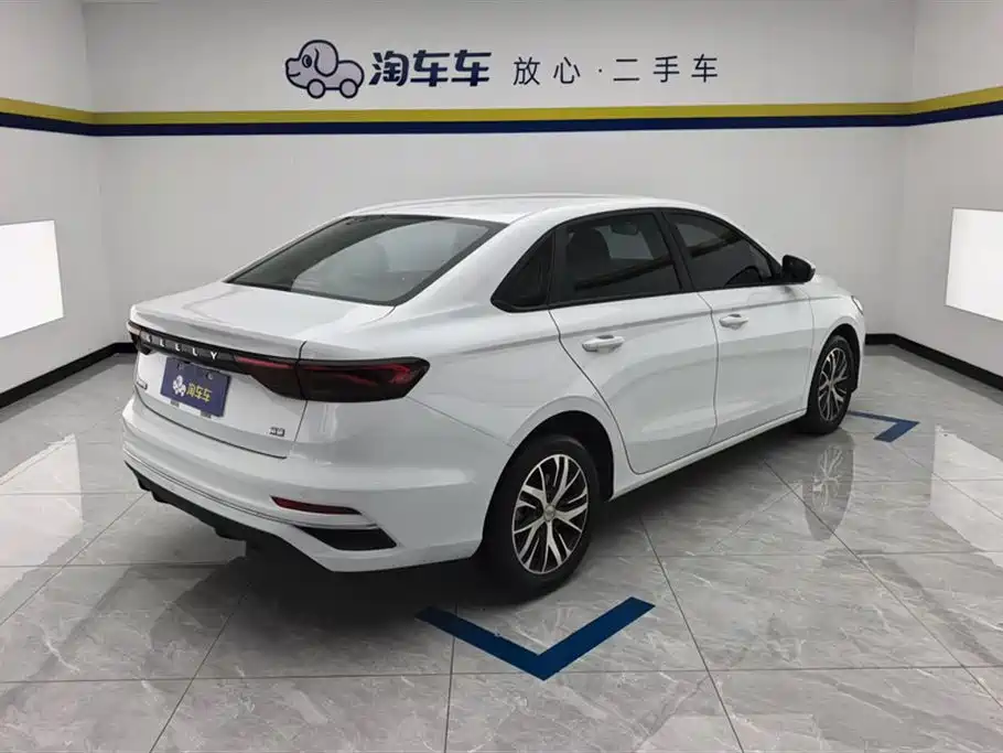 Geely Emgrand 2025