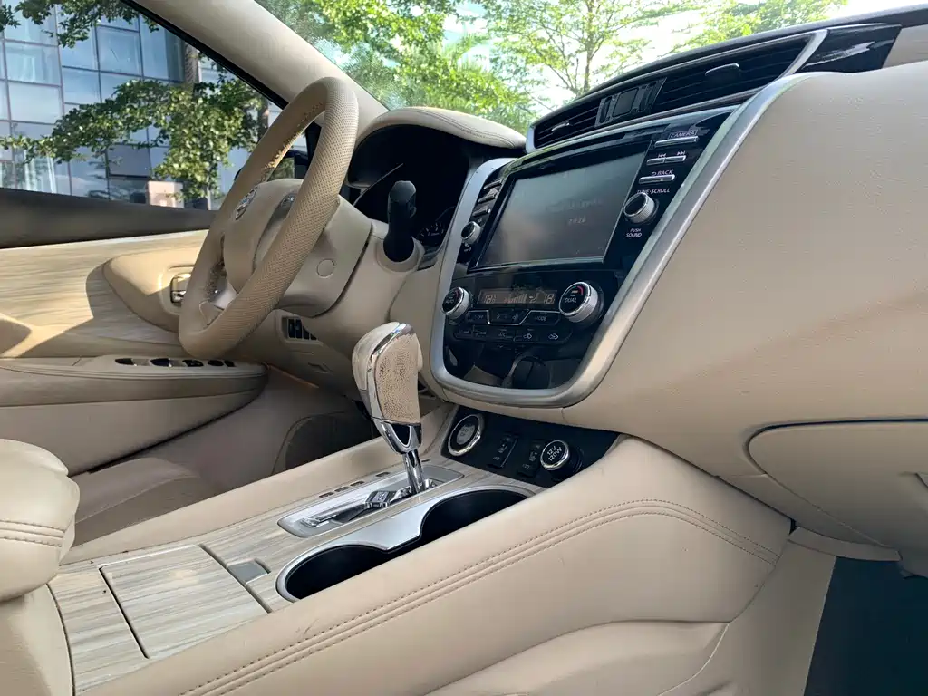 Nissan Murano 2018 — фото 23